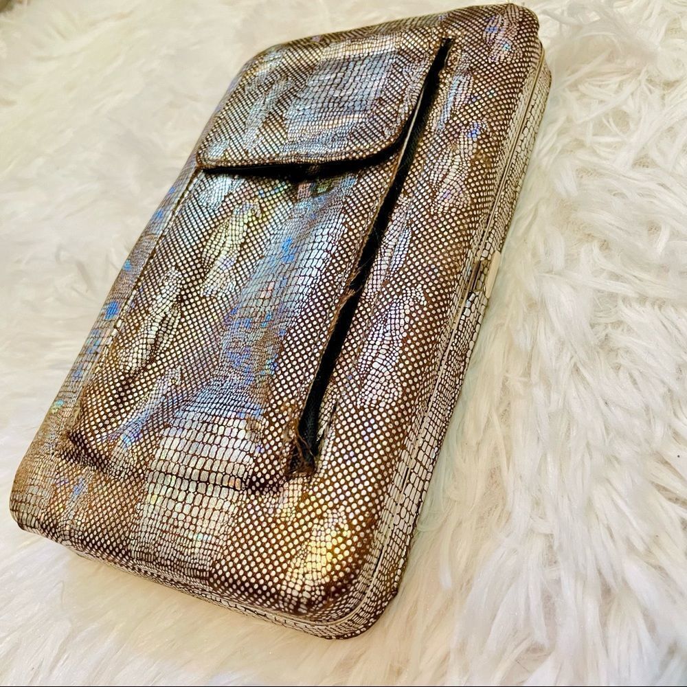 š„Host Pick!š„Ā Vintage Y2K HolographicāSilverāSnakeskināClutch - Picture 3 of 10